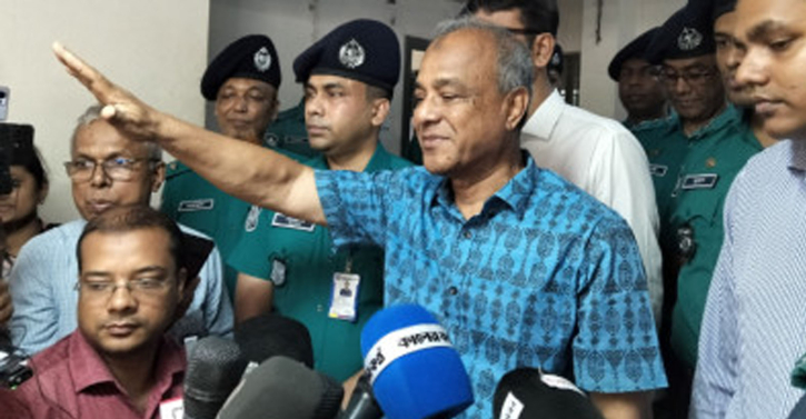 ‘৫ আগস্ট ঘিরে কোনো শঙ্কা নেই, আইনশৃঙ্খলা বাহিনী সতর্ক’ ‘৫ আগস্ট ঘিরে কোনো শঙ্কা নেই, আইনশৃঙ্খলা বাহিনী সতর্ক’