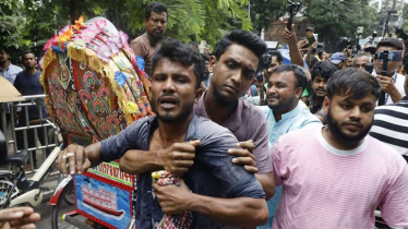 ধানমণ্ডি ৩২-এ শ্রদ্ধা জানাতে গিয়ে মারধরের শিকার কয়েকজন