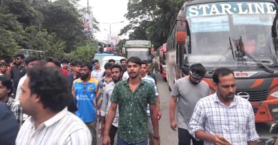রাজনৈতিক কর্মসূচিতে ঢাকায় তীব্র যানজট