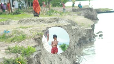 নদী কেড়ে নিয়েছে শৈশব ও নিরাপদ আশ্রয়