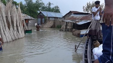 বিপৎসীমা ছুঁইছুঁই পদ্মার পানি, প্লাবিত নিম্নাঞ্চল 