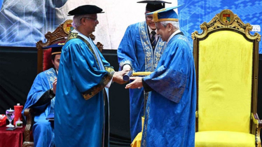 মালয়েশিয়ায় সম্মানসূচক ডক্টরেট ডিগ্রি পেলেন প্রফেসর ইউনূস