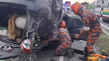 ঢাকা-মাওয়া এক্সপ্রেসওয়ে দ্রুতগতির প্রাইভেটকার উল্টে নিহত ৩  