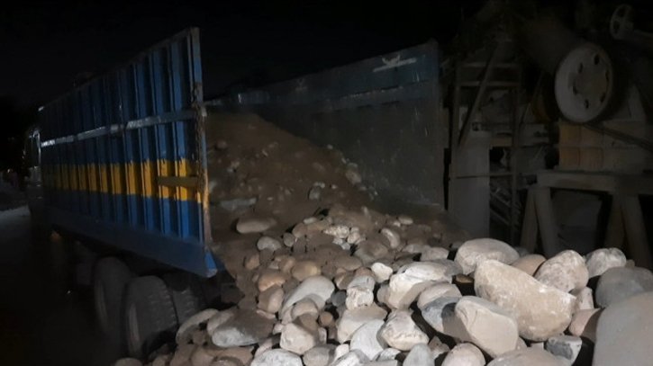 ভোলাগঞ্জ থেকে লুট হওয়া ৪০ হাজার ঘনফুট পাথর ঢাকায় উদ্ধার