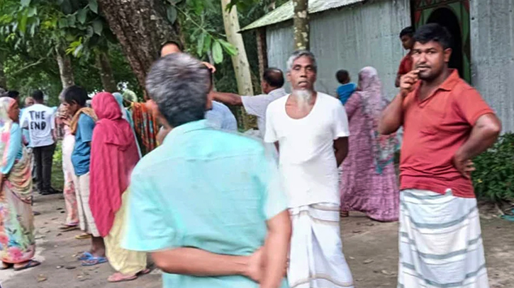 ভ্যানচোর সন্দেহে দুই জনকে পিটিয়ে হত্যা ভ্যানচোর সন্দেহে দুই জনকে পিটিয়ে হত্যা
