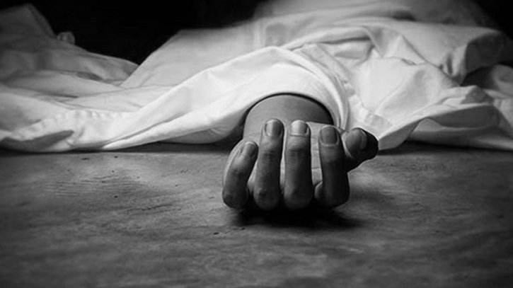 হত্যার পরে উঠানে পুঁতে রাখা হয় ভ্যানচালকের লাশ