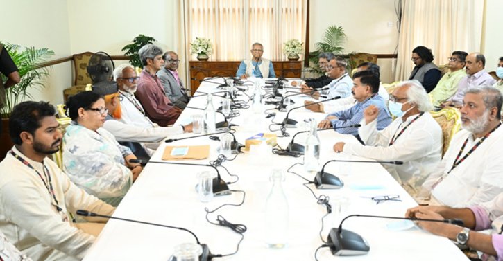 যমুনায় আরও ১৩ দলের সঙ্গে বৈঠকে প্রধান উপদেষ্টা