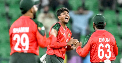 মেহেদীর ঘূর্ণিতে লঙ্কানদের বিপর্যয়, ১১ ওভারে ৫ উইকেট
