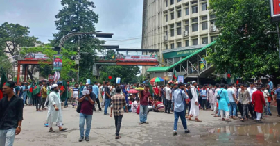 জুলাই সনদের দাবিতে শাহবাগ অবরোধ, যান চলাচলে অচলাবস্থা