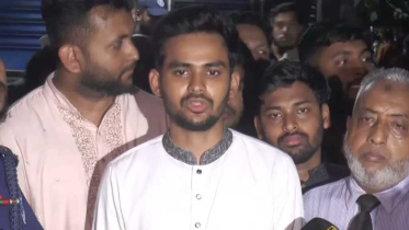 ৫ আগস্ট ‘জুলাই ঘোষণাপত্র’ দেওয়ার চেষ্টা করছে সরকার: আসিফ মাহমুদ