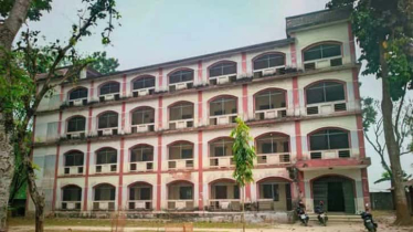 নীলফামারীতে এক কলেজে ৩ অধ্যক্ষ 