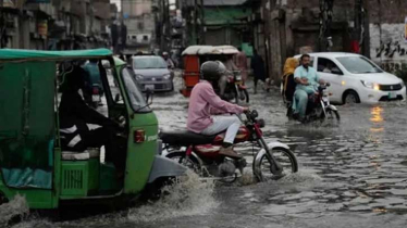পাকিস্তানে আকস্মিক বন্যায় নিহতের সংখ্যা ১০৪ 