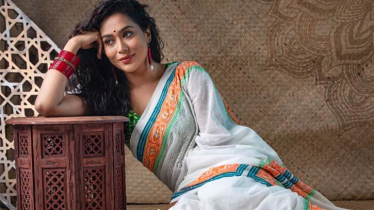‘ক্ষমতা মানুষকে বানায় দানব’