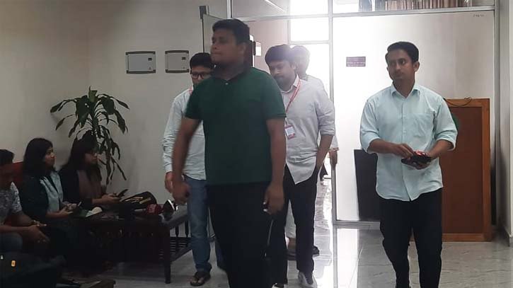 প্রতীক তালিকায় নেই ‘শাপলা’, সিইসির সঙ্গে বৈঠকে এনসিপি প্রতিনিধি দল  প্রতীক তালিকায় নেই ‘শাপলা’, সিইসির সঙ্গে বৈঠকে এনসিপি প্রতিনিধি দল