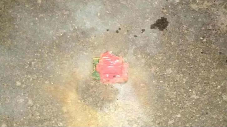 নয়াপল্টনে বিএনপি কার্যালয়ের সামনে ককটেল বিস্ফোরণ নয়াপল্টনে বিএনপি কার্যালয়ের সামনে ককটেল বিস্ফোরণ