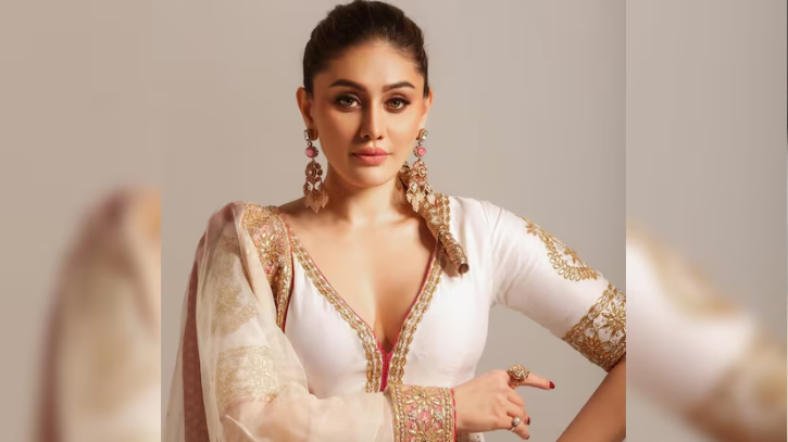 অকালেই চলে গেলেন ‘কাঁটা লাগা’ খ্যাত শেফালি জারিওয়ালা অকালেই চলে গেলেন ‘কাঁটা লাগা’ খ্যাত শেফালি জারিওয়ালা