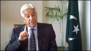 আফগানিস্তানে ফের হামলার ইঙ্গিত পাকিস্তানের প্রতিরক্ষামন্ত্রীর