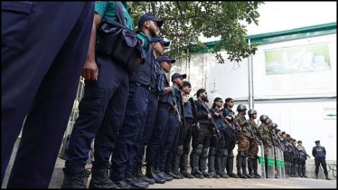 রাজধানীজুড়ে কঠোর নিরাপত্তা, ১৭ হাজার পুলিশ মোতায়েন
