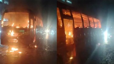 গাজীপুরে চলন্ত বাসে আগুন গাজীপুরে চলন্ত বাসে আগুন