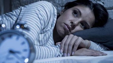 রাতে ঘুম না আসলে ওষুধ নয়, অভ্যাস বদলান: সময়মতো ঘুম আনতে ৯টি কার্যকর উপায়