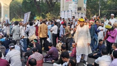 অনির্দিষ্টকালের কর্মবিরতিতে সরকারি প্রাথমিক বিদ্যালয়ের শিক্ষকরা, সারাদেশে পাঠদান বন্ধ