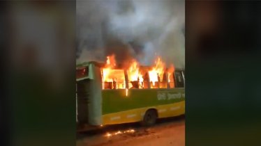 পল্লবীতে মধ্যরাতে বাসে আগুন