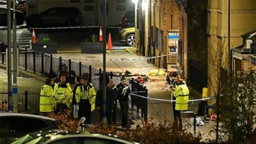 যুক্তরাজ্যে ট্রেনে হামলা, আহত ৯ যাত্রী