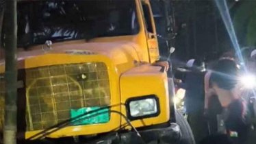 চৌদ্দগ্রামে ট্রাক উল্টে সিএনজি ও ইজিবাইকের ওপর, নারীসহ নিহত ৩