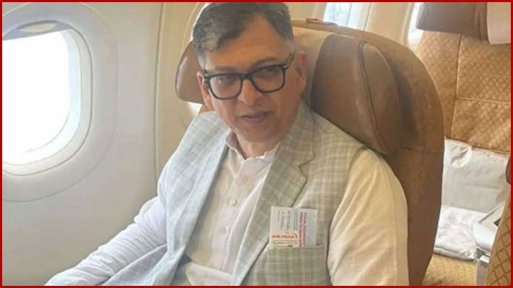 লন্ডনের উদ্দেশ্যে দেশ ছেড়েছেন সালাহউদ্দিন