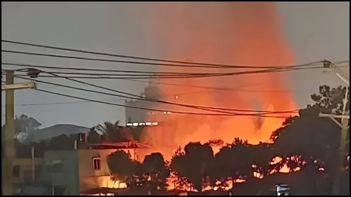 বালু মহাল নিয়ন্ত্রণ নিয়ে বিএনপি নেতা দুই ভাইয়ের সমর্থকদের সংঘর্ষ, বাড়িঘরে আগুন