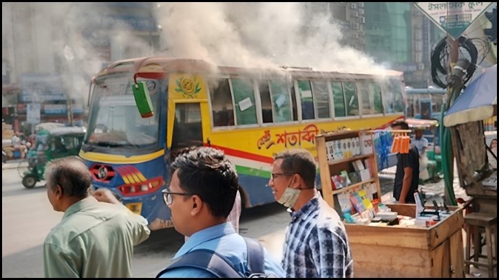 মিরপুরে বাসে দুর্বৃত্তদের আগুন
