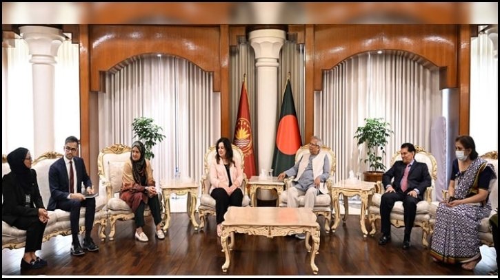 প্রধান উপদেষ্টার সঙ্গে কানাডীয় পার্লামেন্টারি দলের সাক্ষাৎ