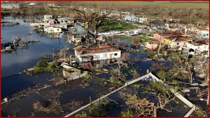 শতাব্দীর ভয়াবহ তাণ্ডব চালিয়ে দুর্বল হলো ঘূর্ণিঝড় ‘মেলিসা’