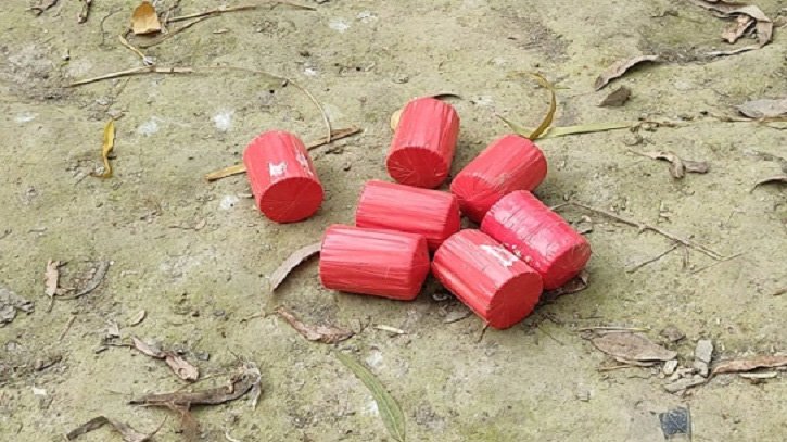 কারওয়ান বাজারে পরপর ২টি ককটেল বিস্ফোরণ