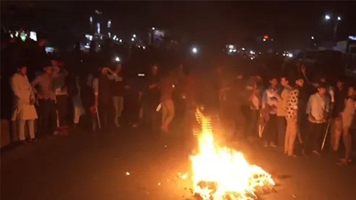 শিক্ষার্থী-শ্রমিক সংঘর্ষে রণক্ষেত্র বরিশাল নথুল্লাবাদ টার্মিনাল এলাকা