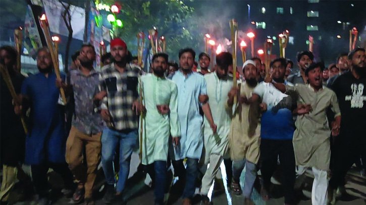 এনসিপির মশাল মিছিলে ‘জয় বাংলা’ স্লোগান, মুহূর্তে উত্তেজনা