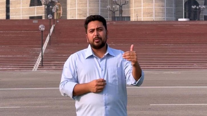 ‘রাজনীতি হওয়া উচিত সাধারণ নাগরিকদের, যারা দেশ পরিবর্তনের স্বপ্ন দেখেন’