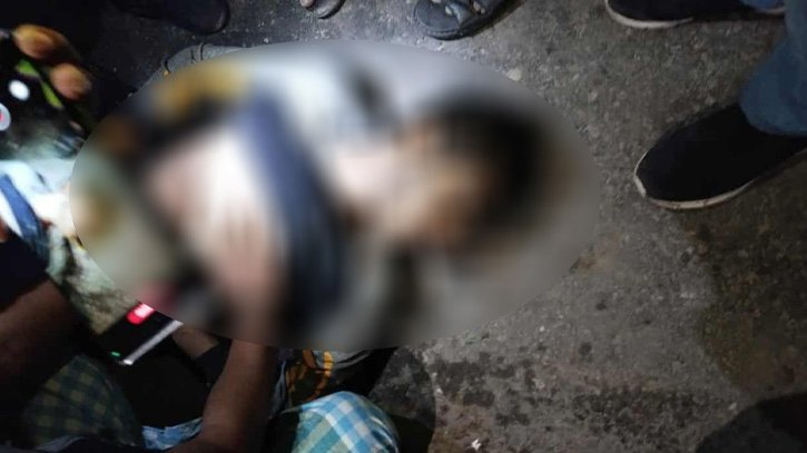 মিরপুরে রাতে বাসে আগুন দিয়েছে দুর্বৃত্তরা, নিহত ১