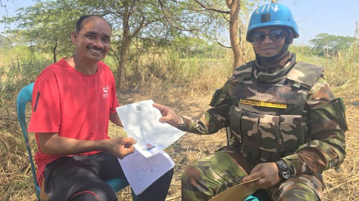 বাংলাদেশ সেনাবাহিনীর সহায়তায় ১৯ বছর পর দেশে ফিরলেন ময়নুল