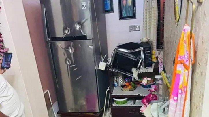 রাবি ছাত্রলীগের সাবেক নেতার বাড়িতে হামলা, মা-বাবাকে হাতুড়িপেটা