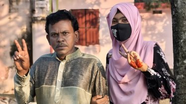 একসঙ্গে বাবা-মেয়ের এইচএসসি পাস