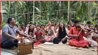 ‘মানুষ ভজলে সোনার মানুষ হবি’, বার্তা নিয়ে এগিয়ে চলেছে ‘মায়ের তরী’