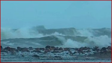 অন্ধ্র প্রদেশে আঘাতের পর দুর্বল হয়ে পড়েছে ঘূর্ণিঝড় ‘মোন্থা’