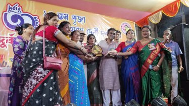 কলকাতায় ১২ পুজো কমিটিকে বিশেষ সম্মান