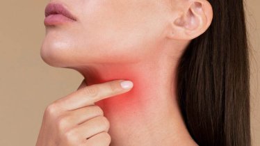 গলা ভেঙে যাওয়া মানেই ঠান্ডা নয়, হতে পারে ফুসফুসের ক্যানসারের লক্ষণ