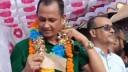 সমাবেশে বিএনপি নেতাকে ১০ লাখ টাকার চেক উপহার কর্মীর সমাবেশে বিএনপি নেতাকে ১০ লাখ টাকার চেক উপহার কর্মীর