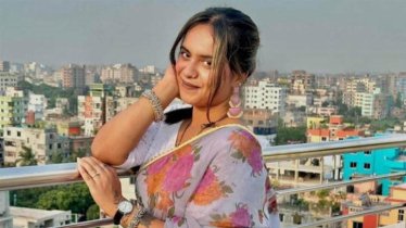নগরবাউল জেমসের স্ত্রী কে এই নামিয়া আমিন?