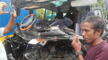 র‍্যাবের গাড়ির সঙ্গে বাসের সংঘর্ষে দুই বছরের শিশু নিহত, আহত ২২