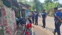 ফুটপাত দখলমুক্ত করতে গোসাইরহাট থানা পুলিশের অভিযান