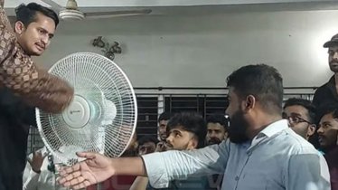 মঞ্চে নিষিদ্ধ ছাত্রলীগ ও জামায়াতের নেতারা, তোপের মুখে সারজিস আলম মঞ্চে নিষিদ্ধ ছাত্রলীগ ও জামায়াতের নেতারা, তোপের মুখে সারজিস আলম
